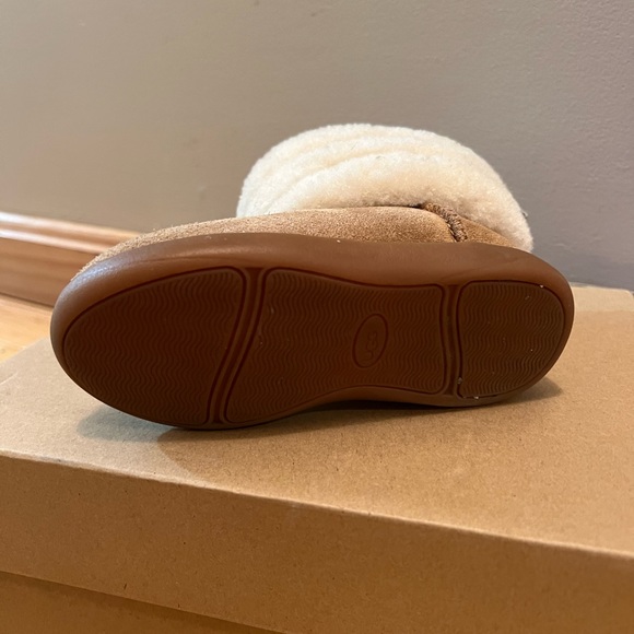 UGG Boots Size 8 - Picture 7 of 9